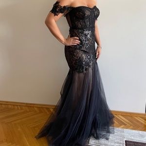 Galiana Signature Black Formal Gown Size 4 / Size 6